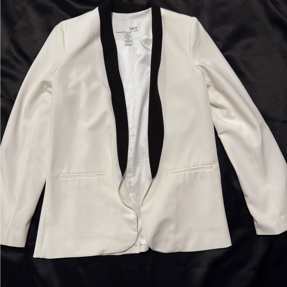 Bar III Women's Cream Blazer with Black Lapel